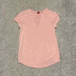 Guess v-neck short sleeve shirt